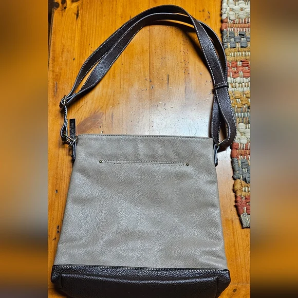 Chala Sweet Messenger Crossbody Bag with Floral Design - Picture 3 of 4